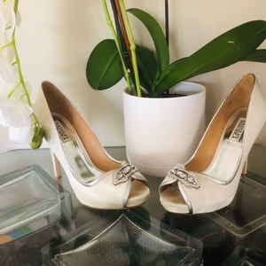 Badgley Mischka Shoes.High heels 4.5”. Size 8.5 M.